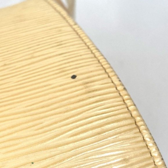 Authentic LOUIS VUITTON M5218A Epi Nocturn PM bag Shoulder Bag Yellow Based - Picture 10 of 16